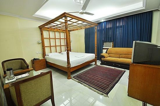 Hotel Aashish